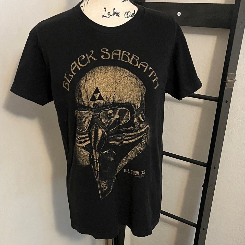 Black Sabbath Band Music Black Distressed US 78 Reproduction Graphic T-Shirt